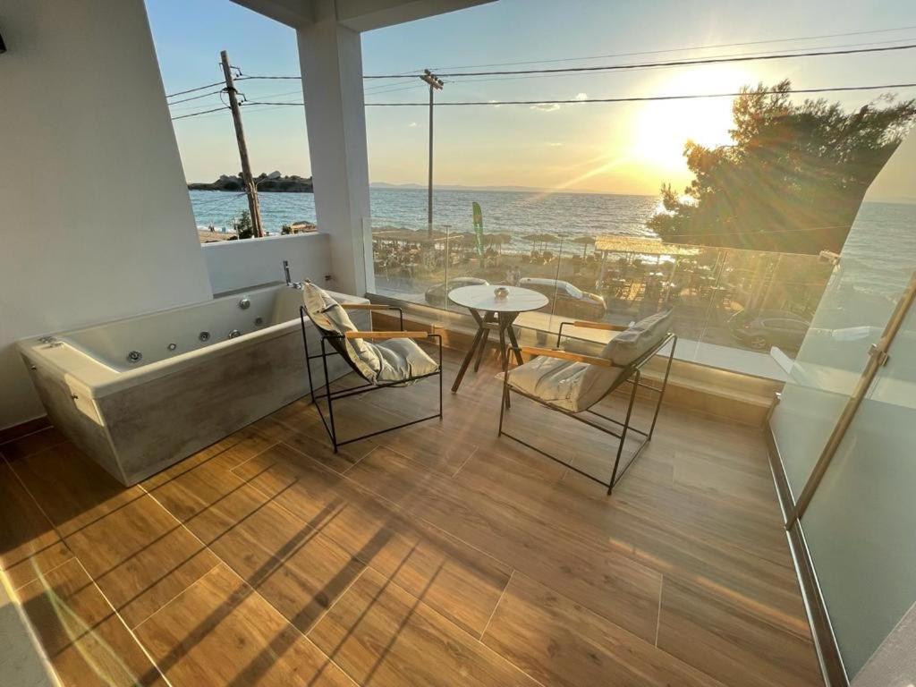 Habitación Doble Deluxe con balcón y vistas al mar