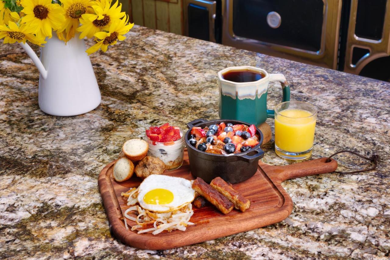 Deluxe Queen Room,1303573840:JPEG