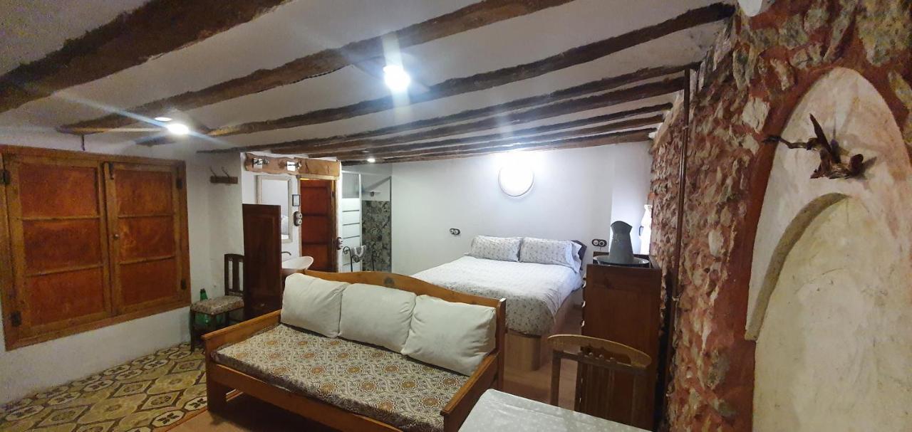 Deluxe Double Room Shower