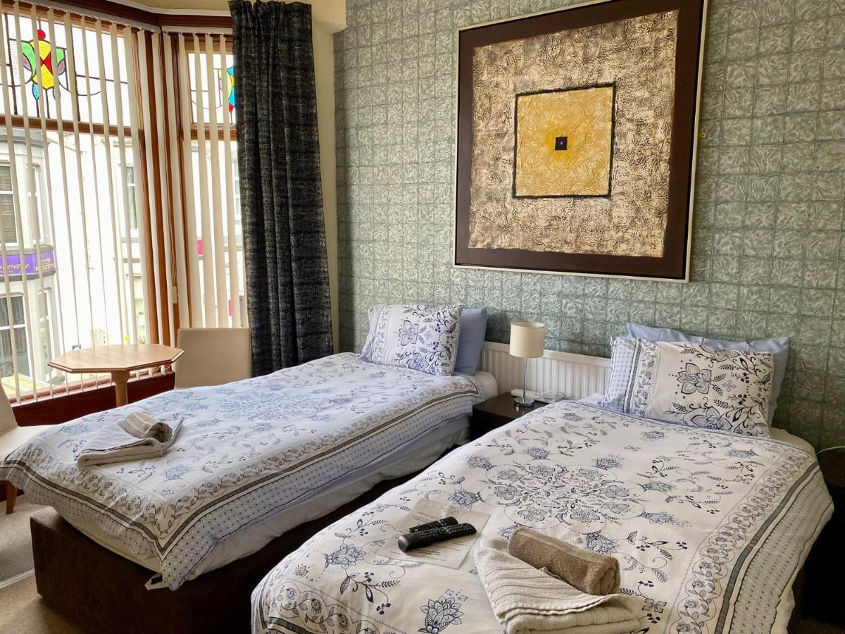 Large Twin Room,1321719022:JPEG