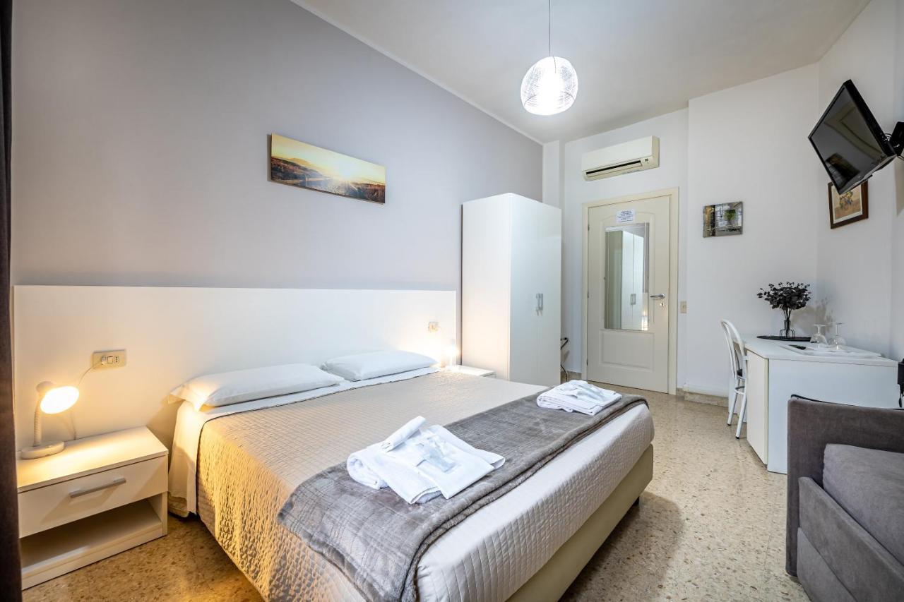 Camera Familiare con Bagno Privato Esterno