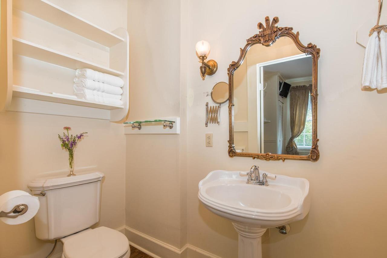 Deluxe Double Room with Shower