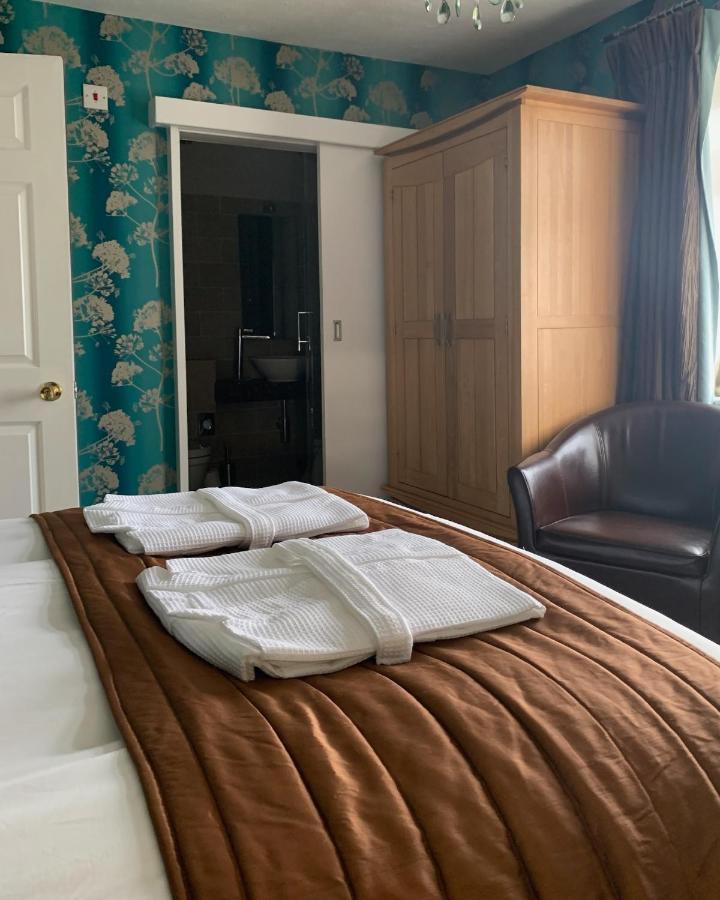 Deluxe Double Room Shower,1244155576:JPEG