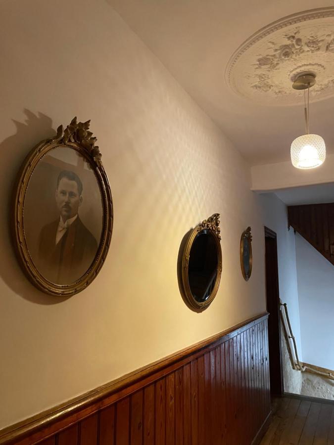 Deluxe Room (2 Adults + 1 Child)
