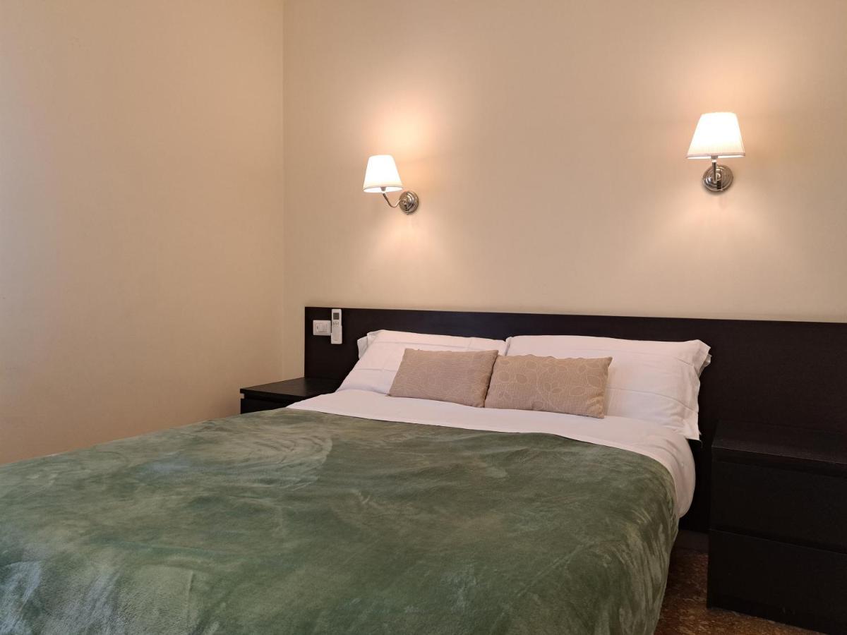 Double Room Private External Bathroom
