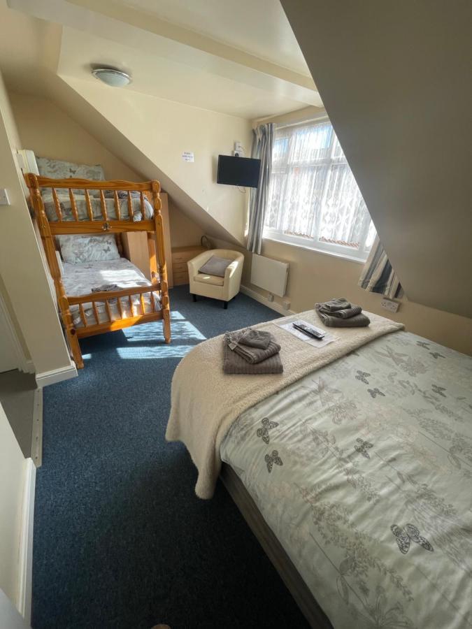 Family Room,1385171927:JPEG