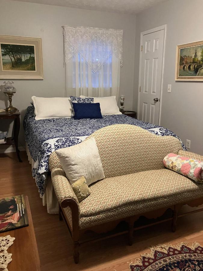 Queen Room