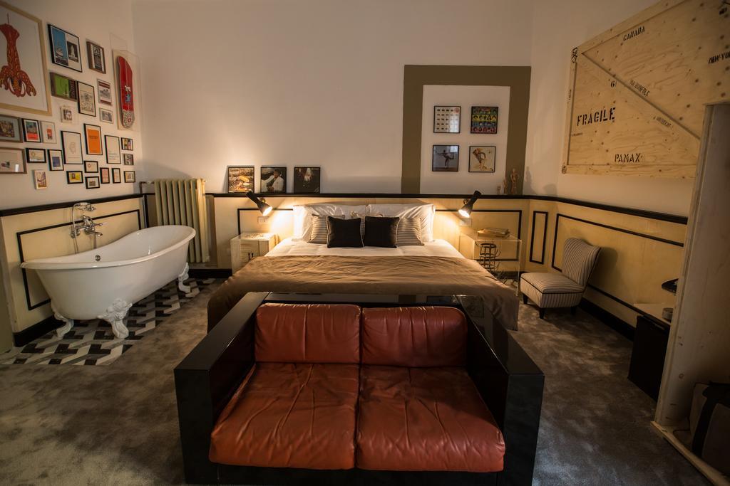 Deluxe Double Room,139982346:JPEG