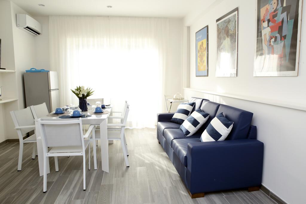 Deluxe Triple Room with Sea View