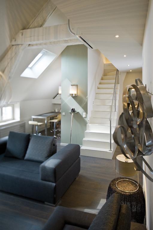Duplex Apartment only accessible by stairs,140440281:JPEG