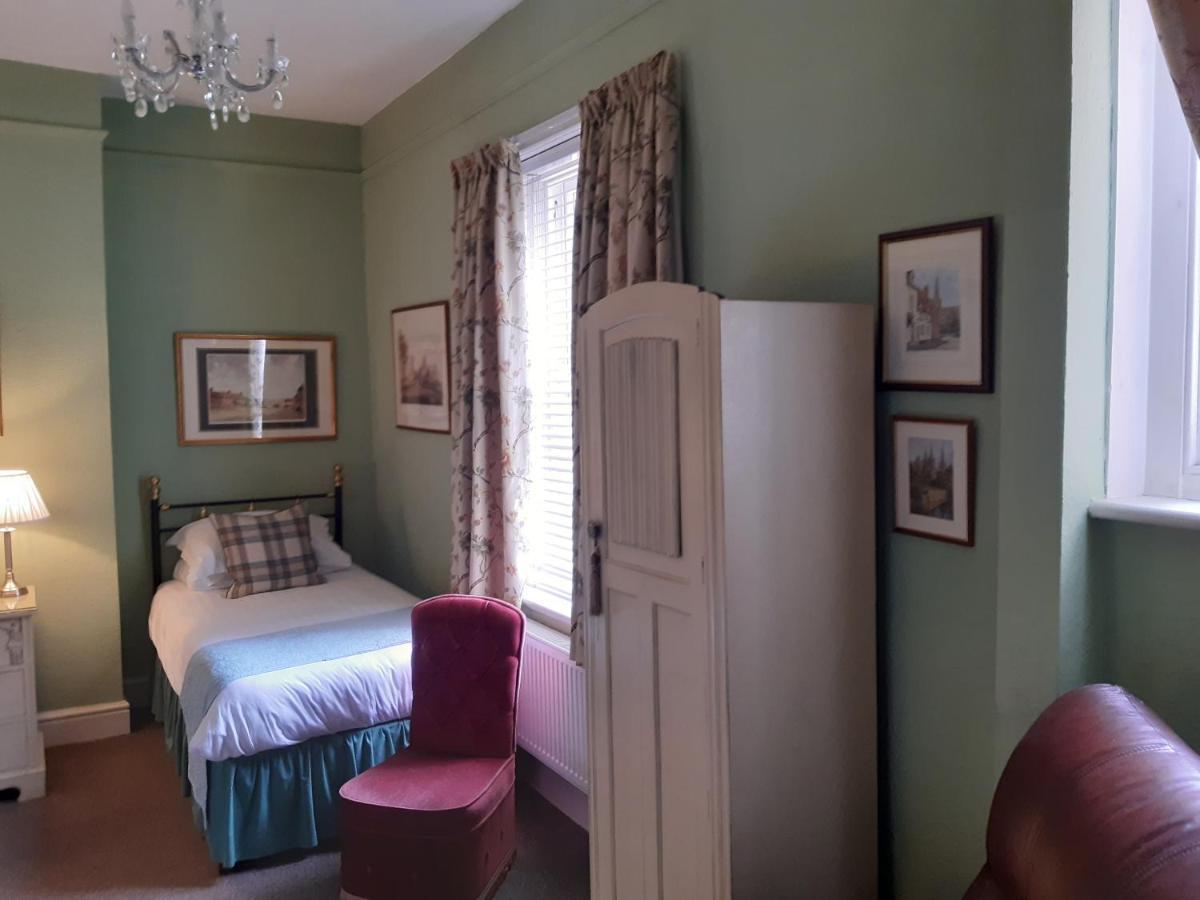 Superior Family Room,1406177486:JPEG