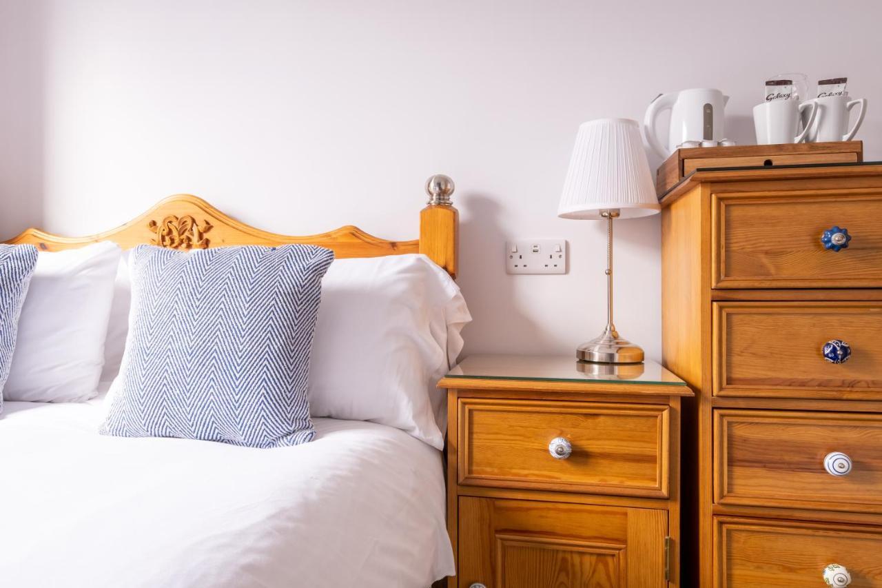 Large Double Room,1415905560:JPEG