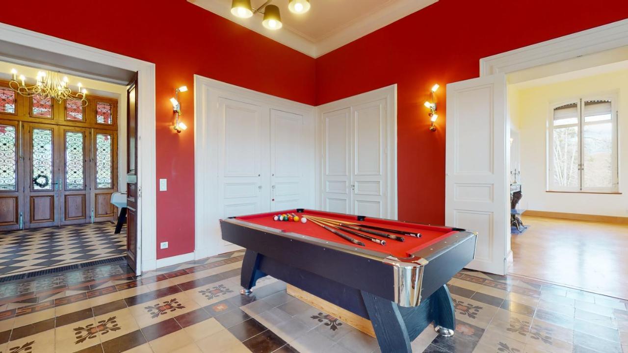Eight-Bedroom House (Chateau de la Tisnere)