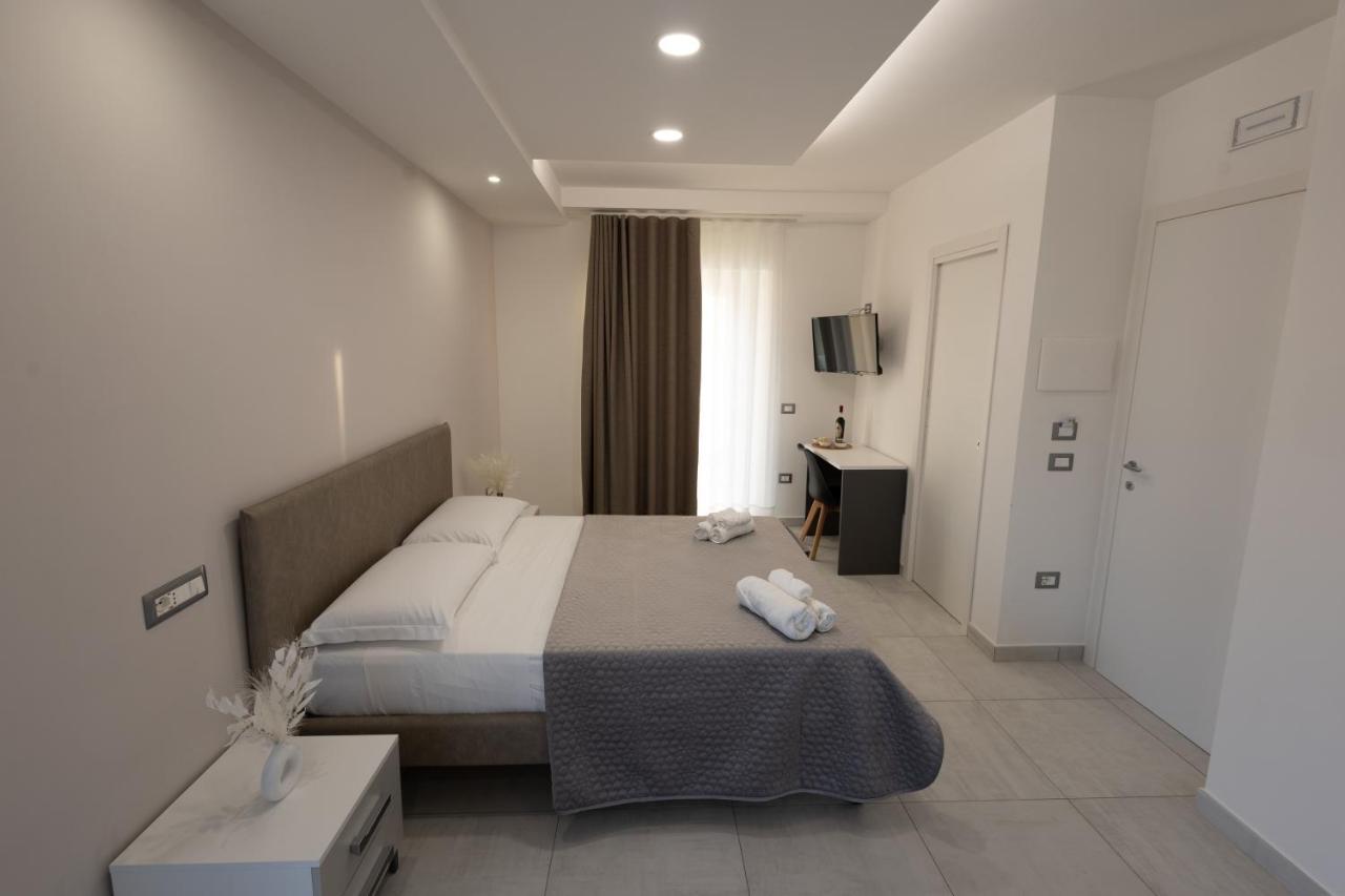 Deluxe Room,1418350956:JPEG