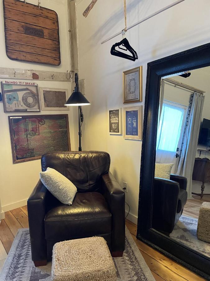 Deluxe Queen Studio