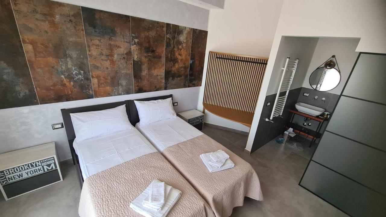 Camera Doppia con Letti Singoli con Bagno