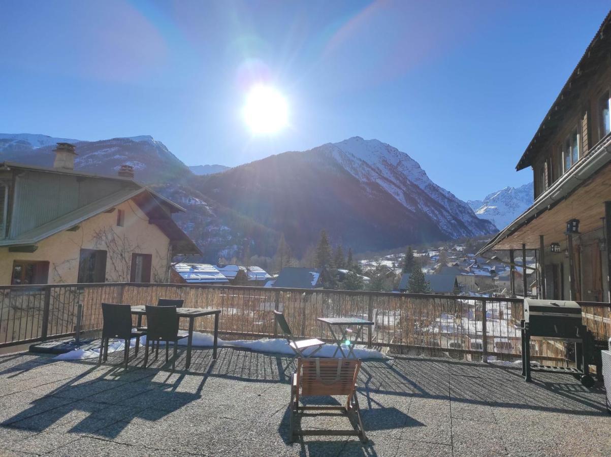 Dreibettzimmer mit Bergblick