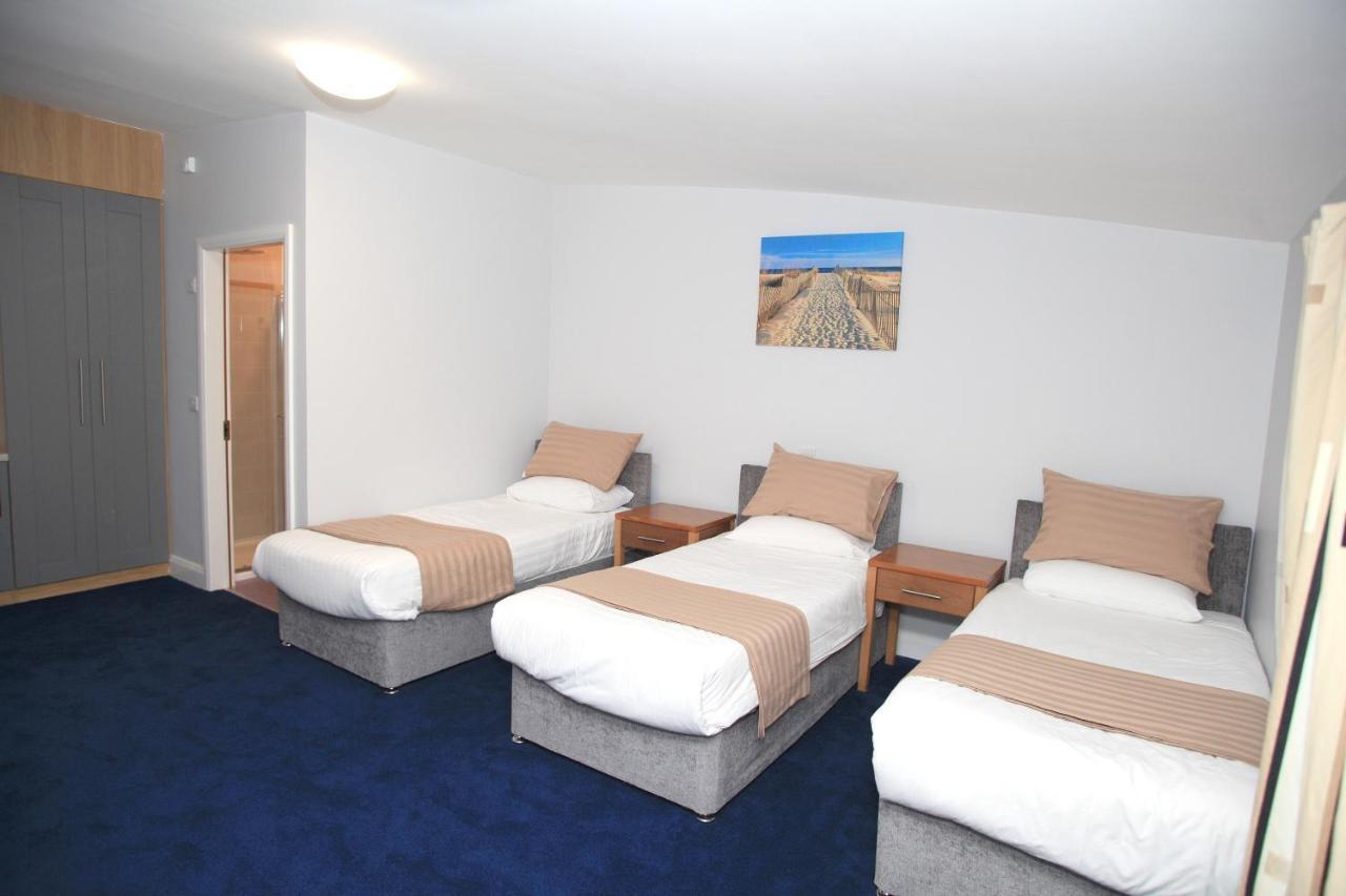 Comfort Triple Room Shower,1470110942:JPEG