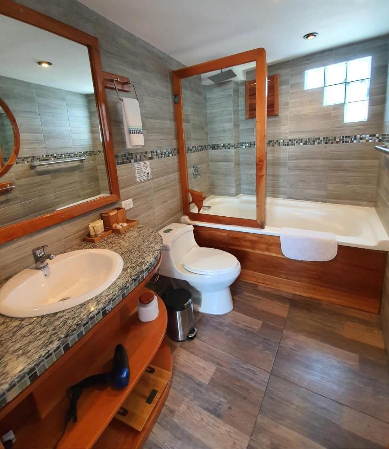 Deluxe Doppelzimmer mit seitlichem Meerblick