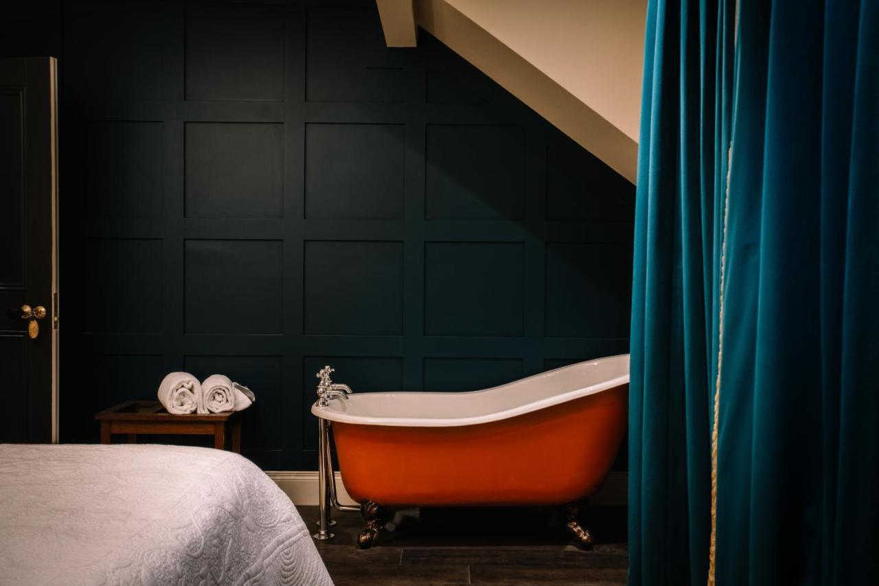 Twin Room with Bath,1487704219:JPEG