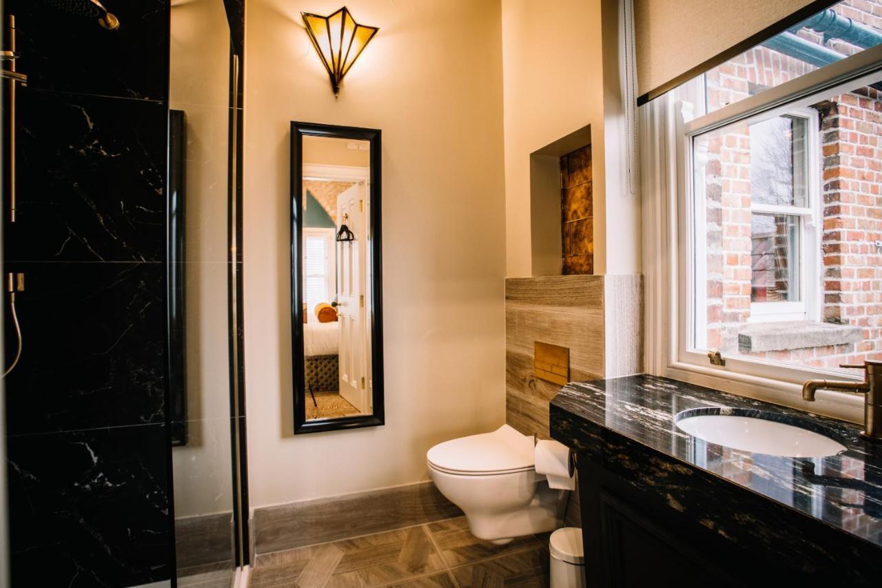 Deluxe Double Room,1487701885:JPEG