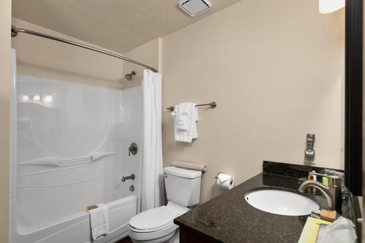 King Room with Mountain View