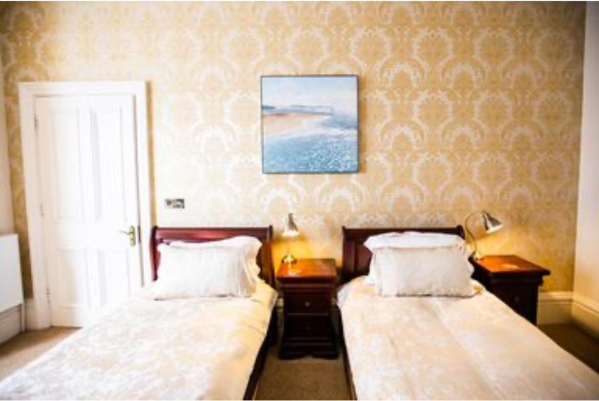 Twin Room with Private Bathroom