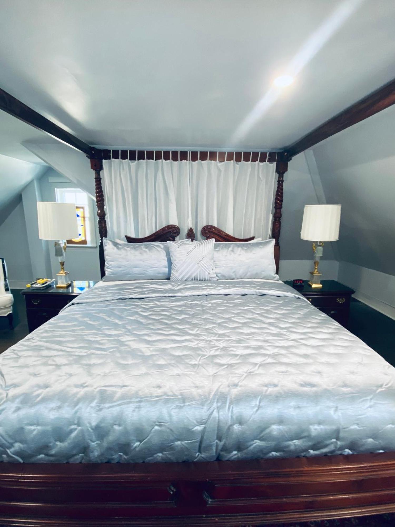 King George VI Suite