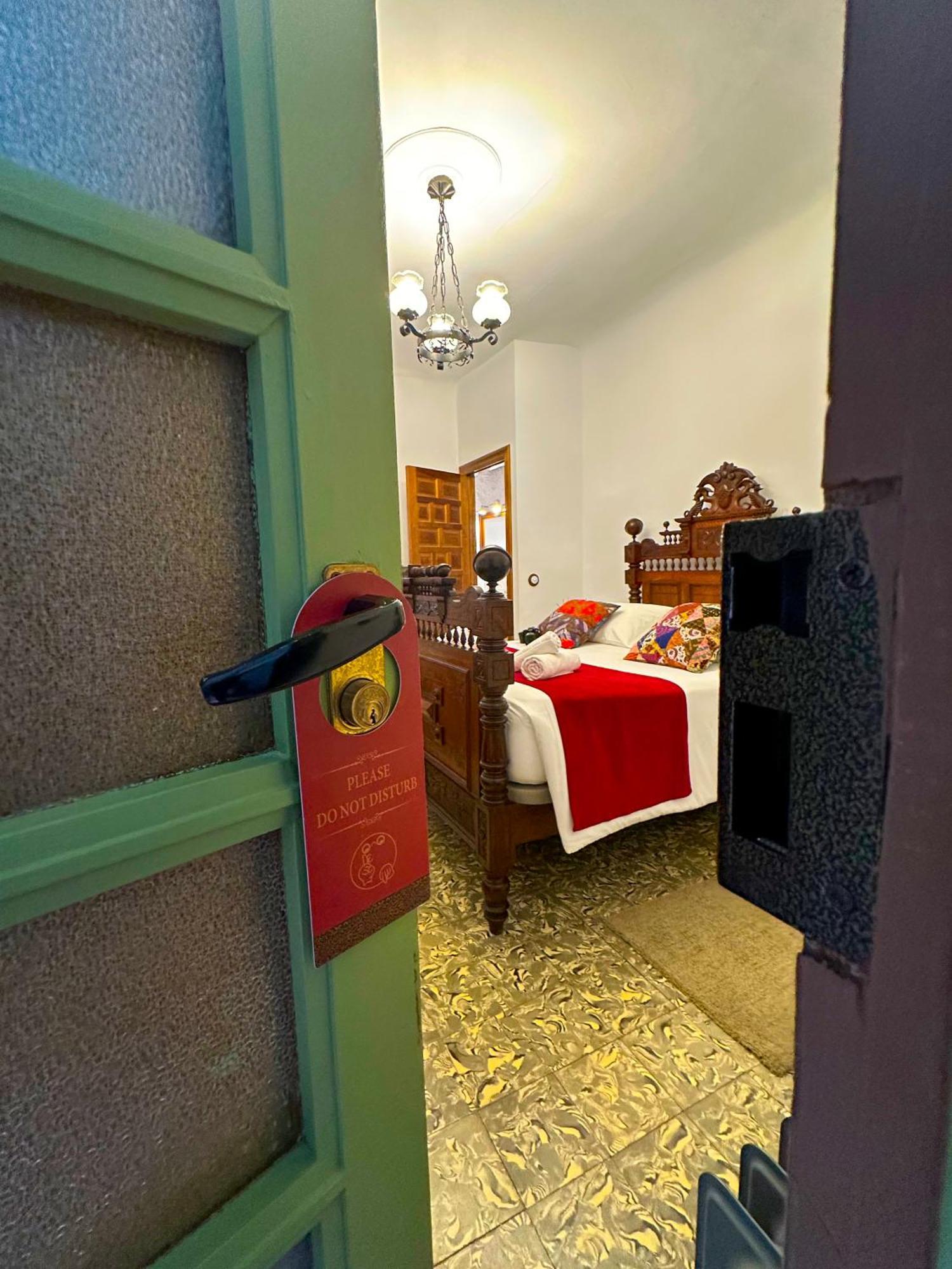 Large Double Room,1593795366:JPEG