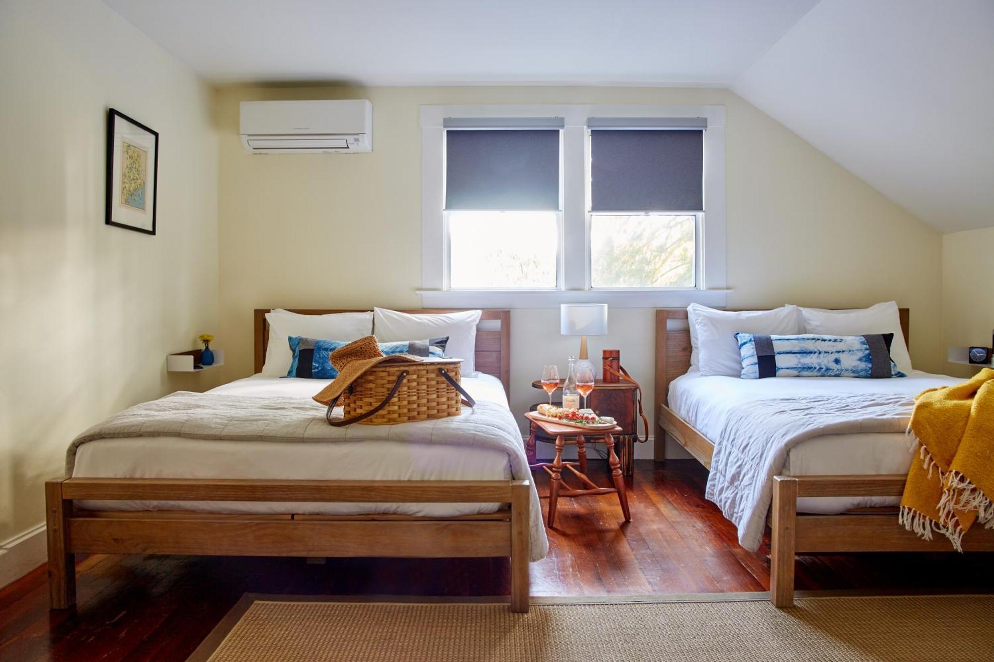 Deluxe Double Room Extra Bed Pet