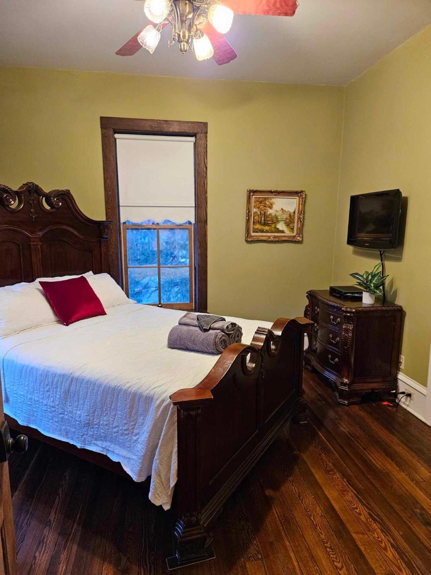 Queen Room