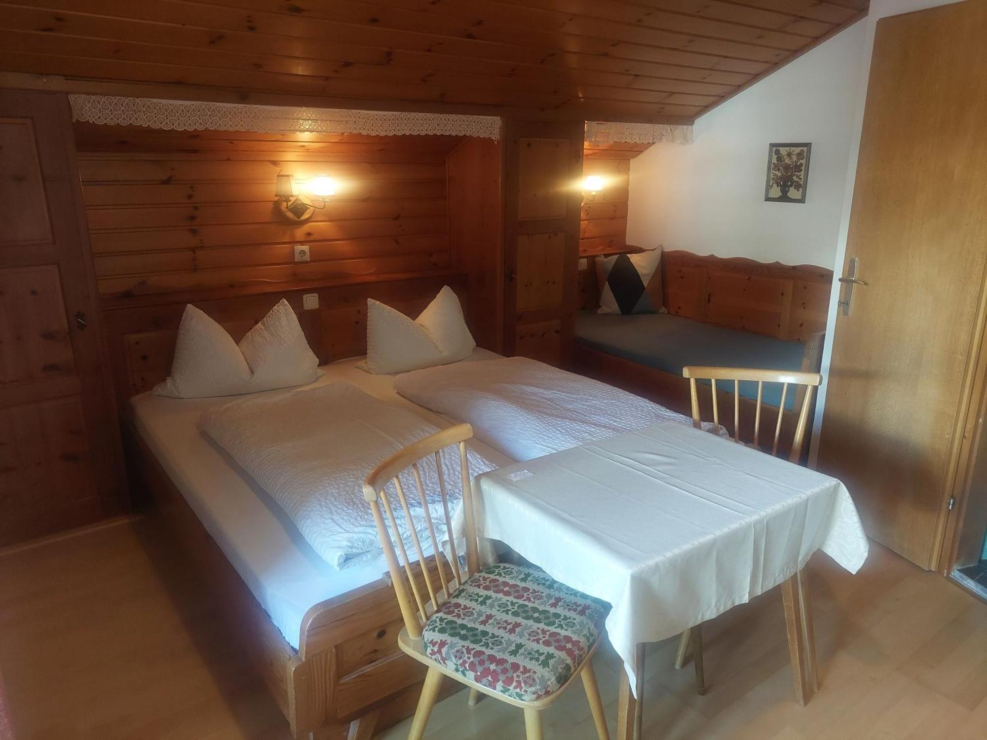 Basic Dreibettzimmer