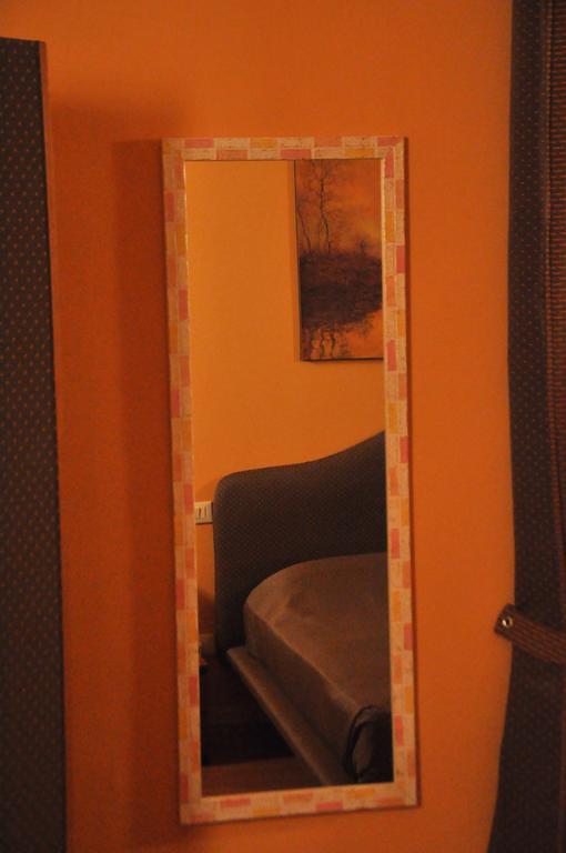 Camera Tripla Standard