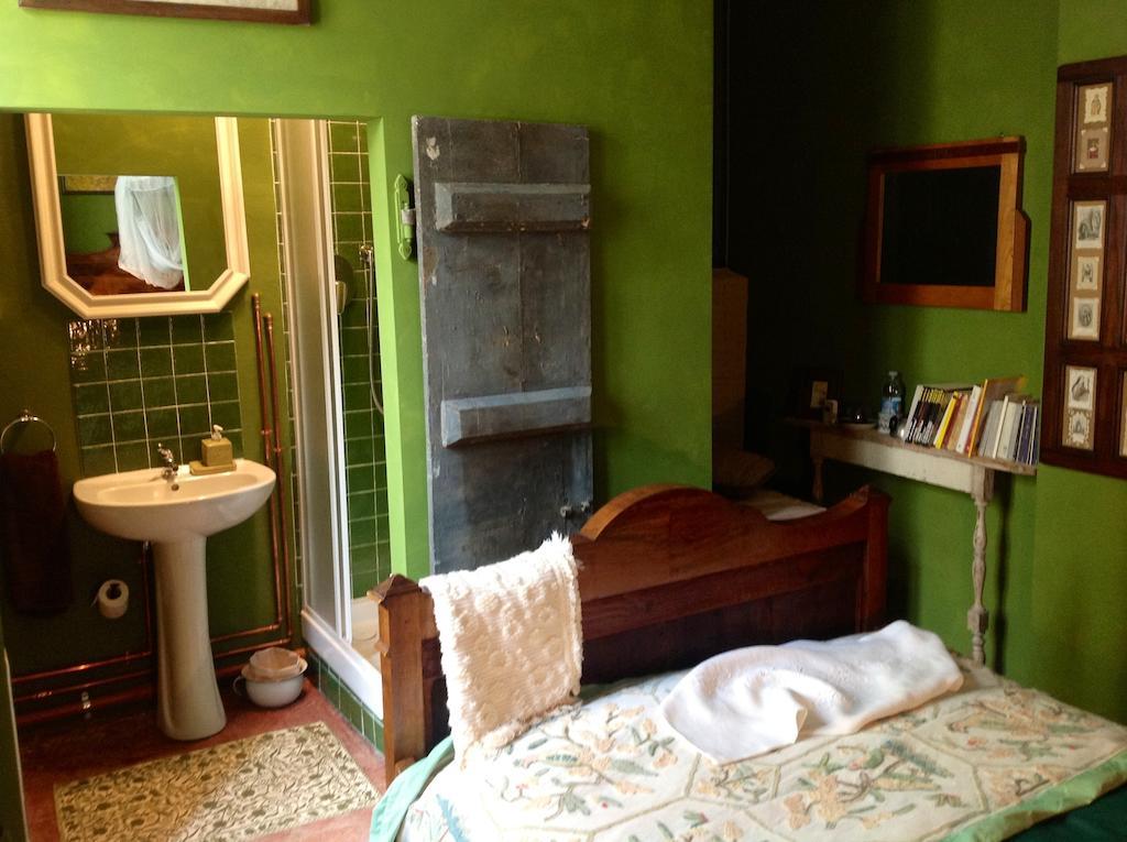 Camera Singola con Bagno Privato