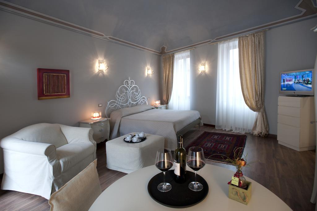 Large Double Room,236989649:JPEG