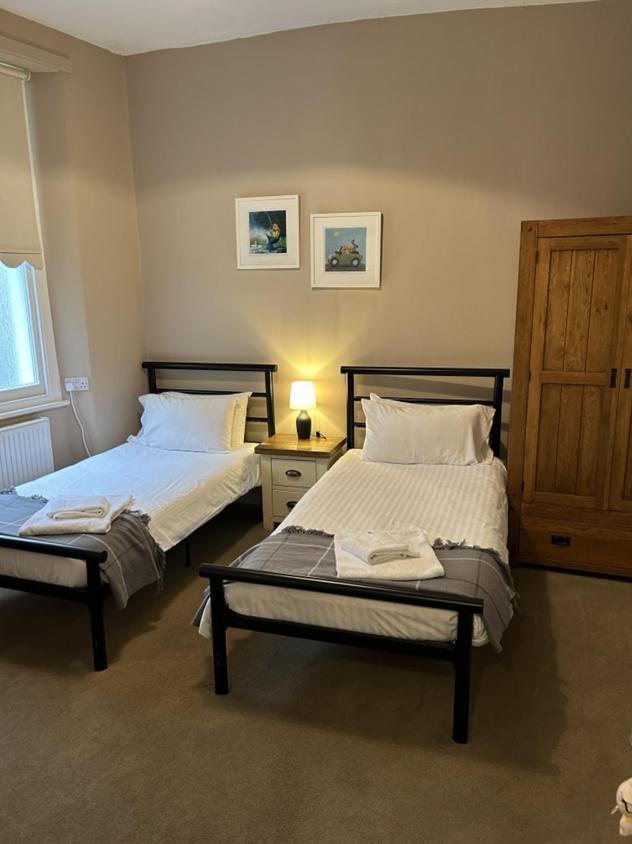 Twin Room,1523964490:JPEG