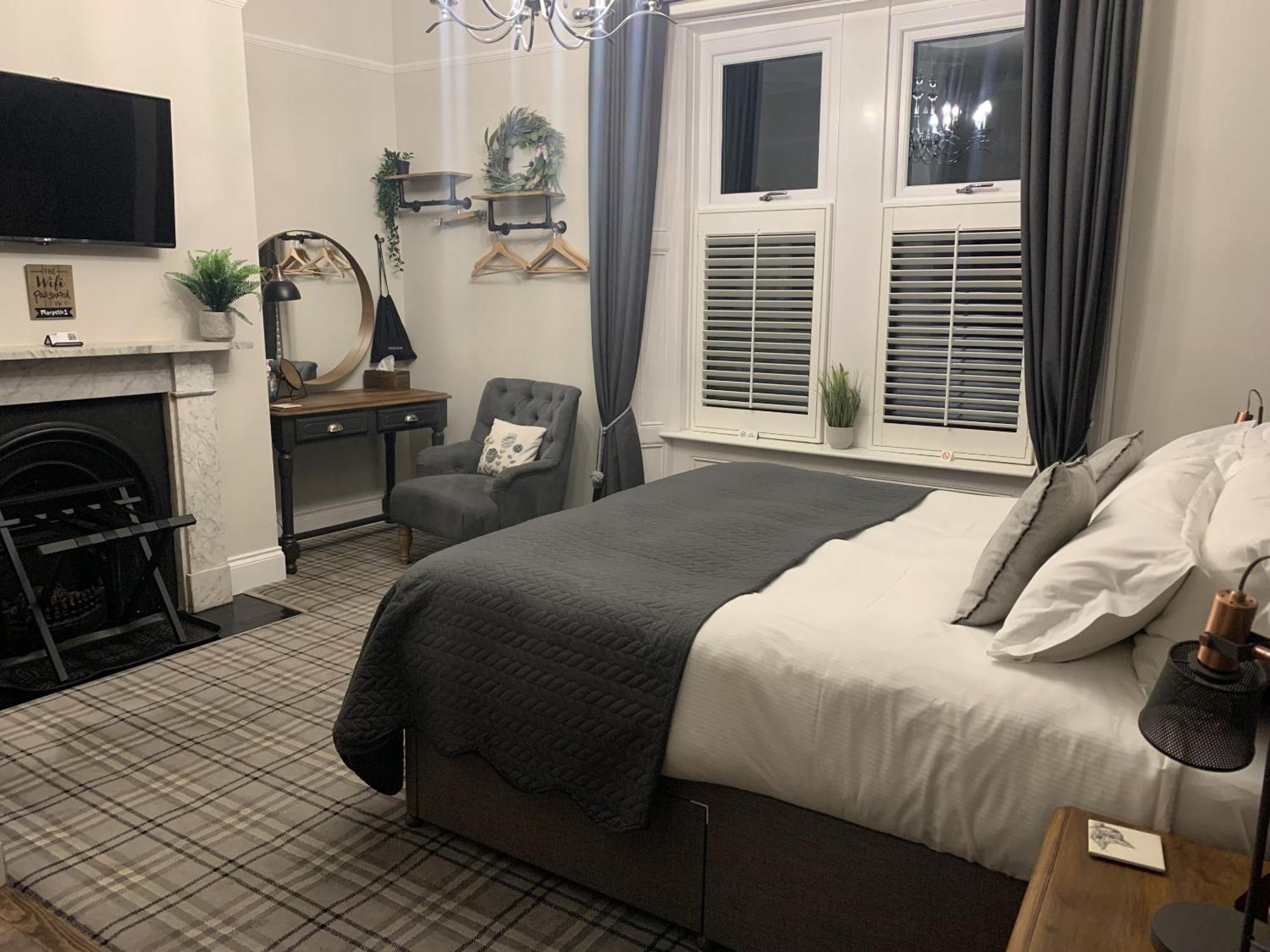 Deluxe King Room