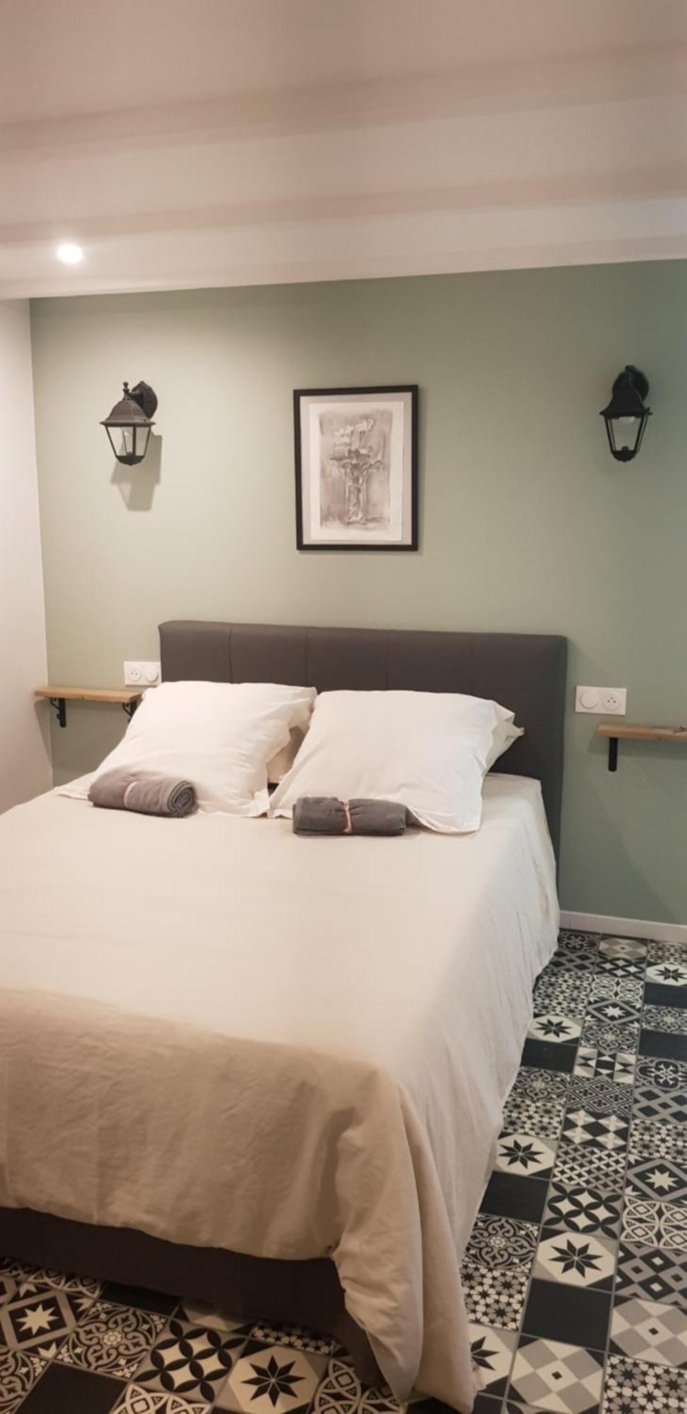 Double Room Private Bathroom