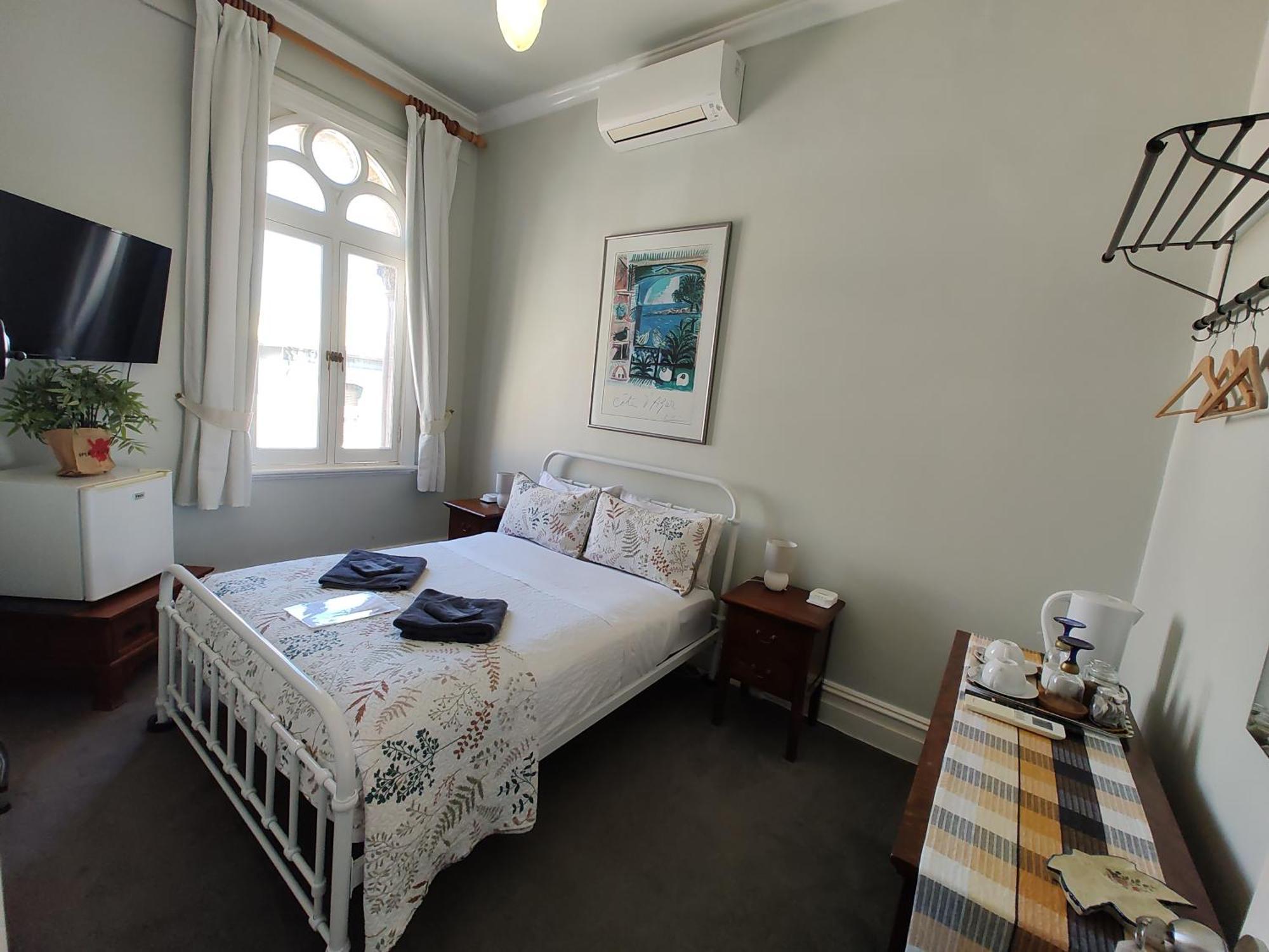 Evelyn Room