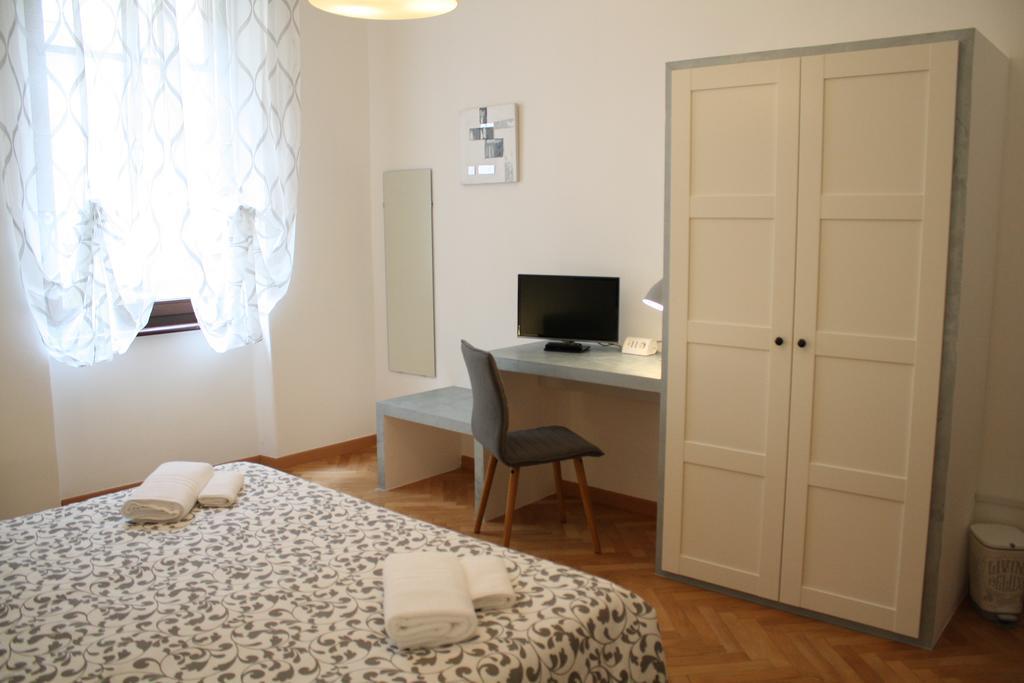 Camera Tripla con Bagno in Comune