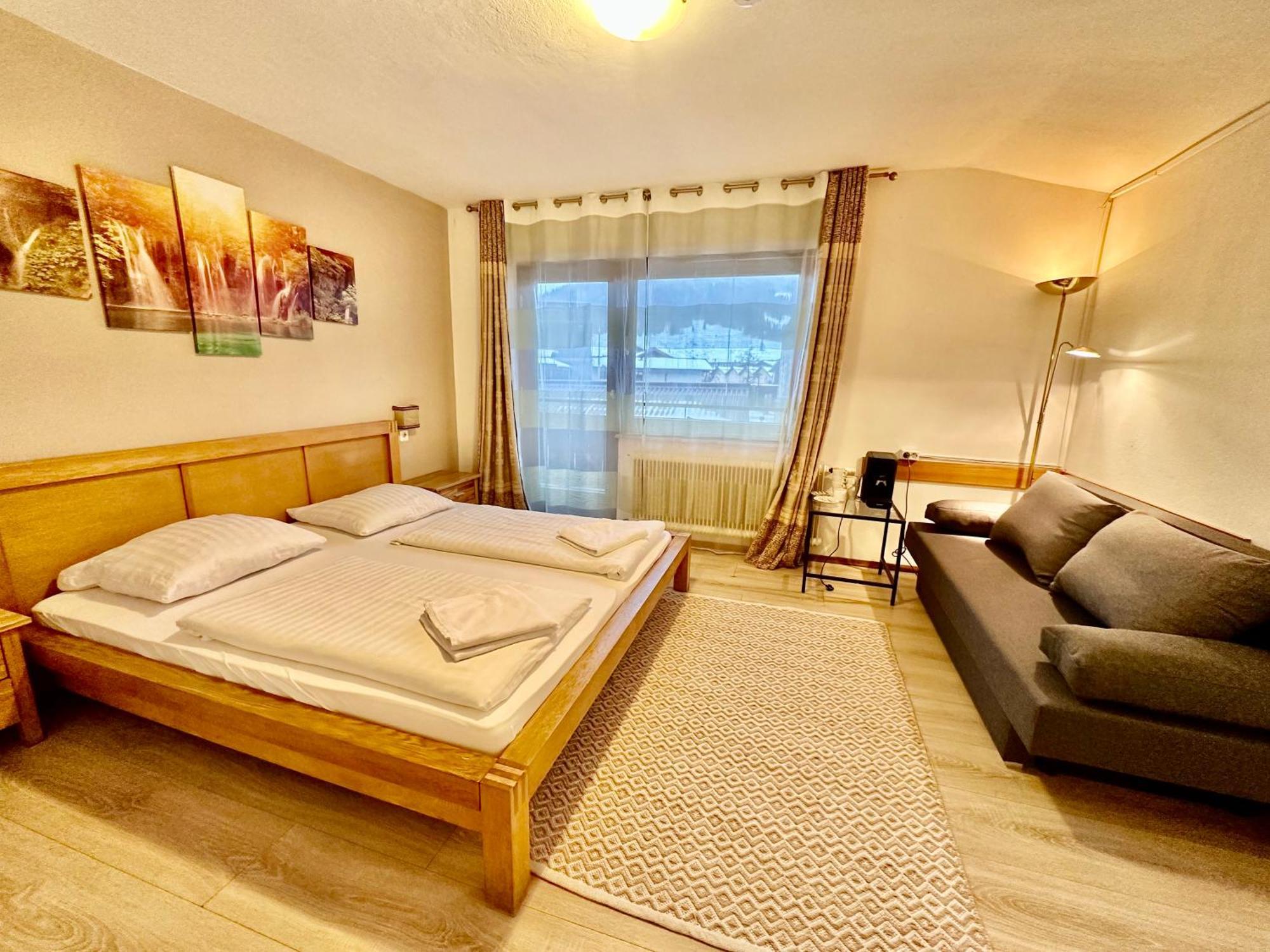 Familienzimmer mit Balkon