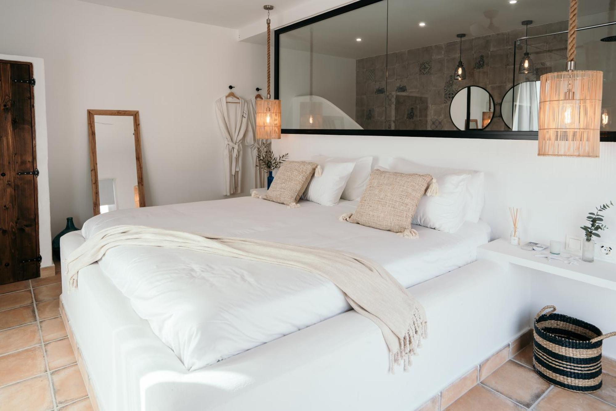 Double Room with Balcony and Sea View