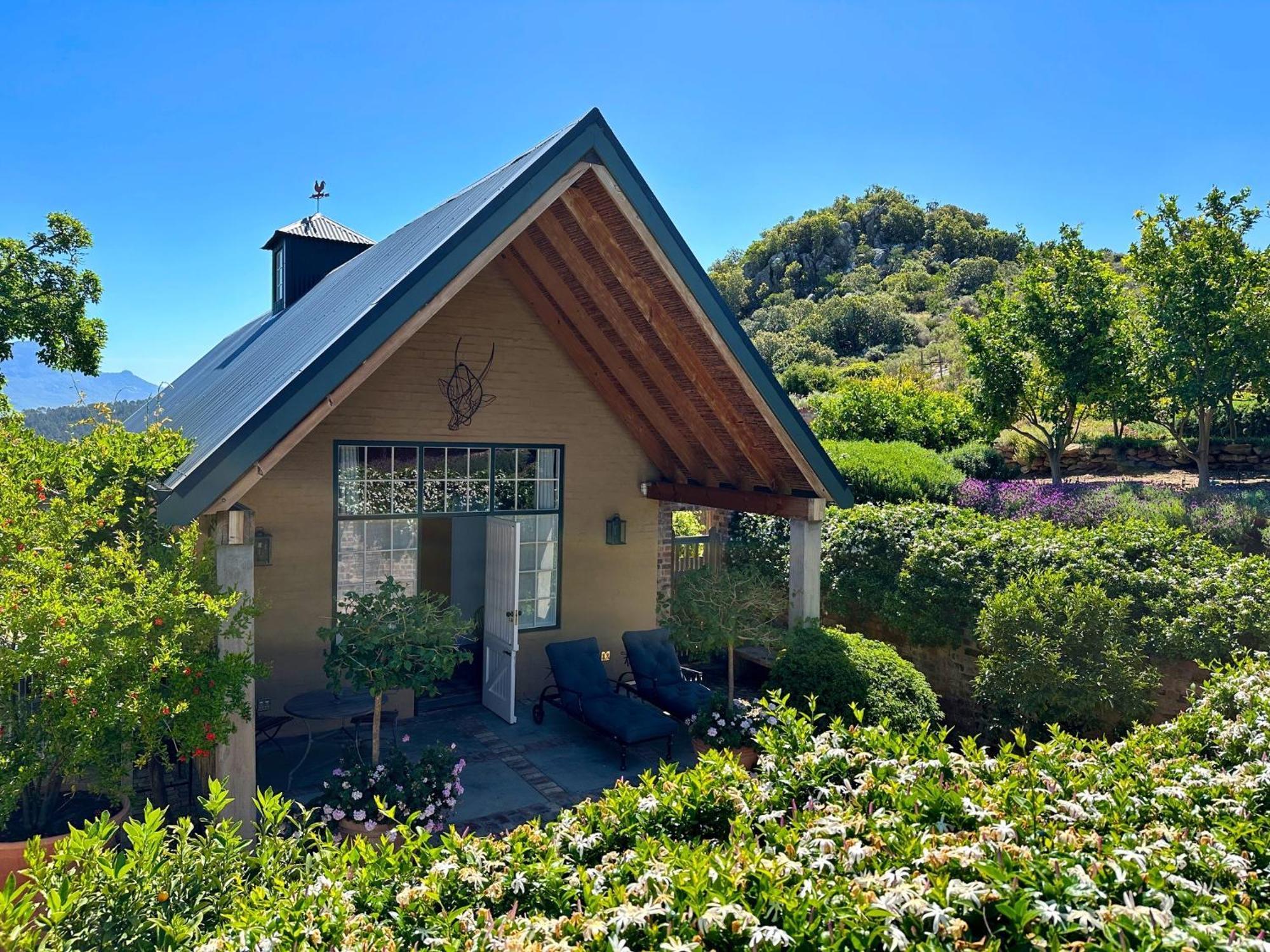 Standard Twin Room with Garden View,1543293178:JPEG