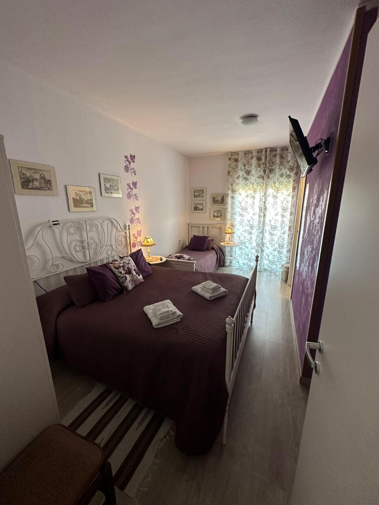 Deluxe Double Room Private Bathroom