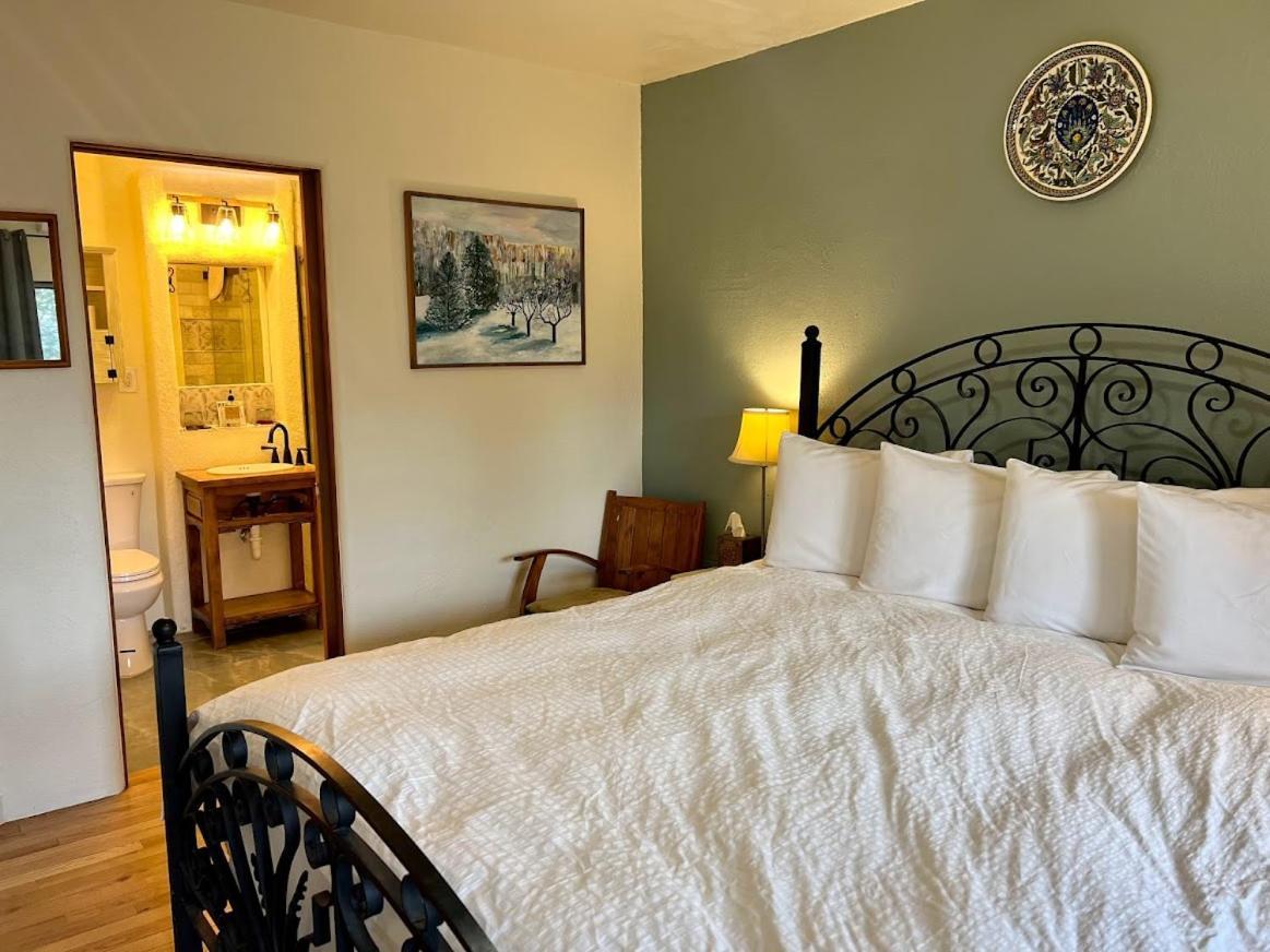 Deluxe King Room,1544734525:JPEG