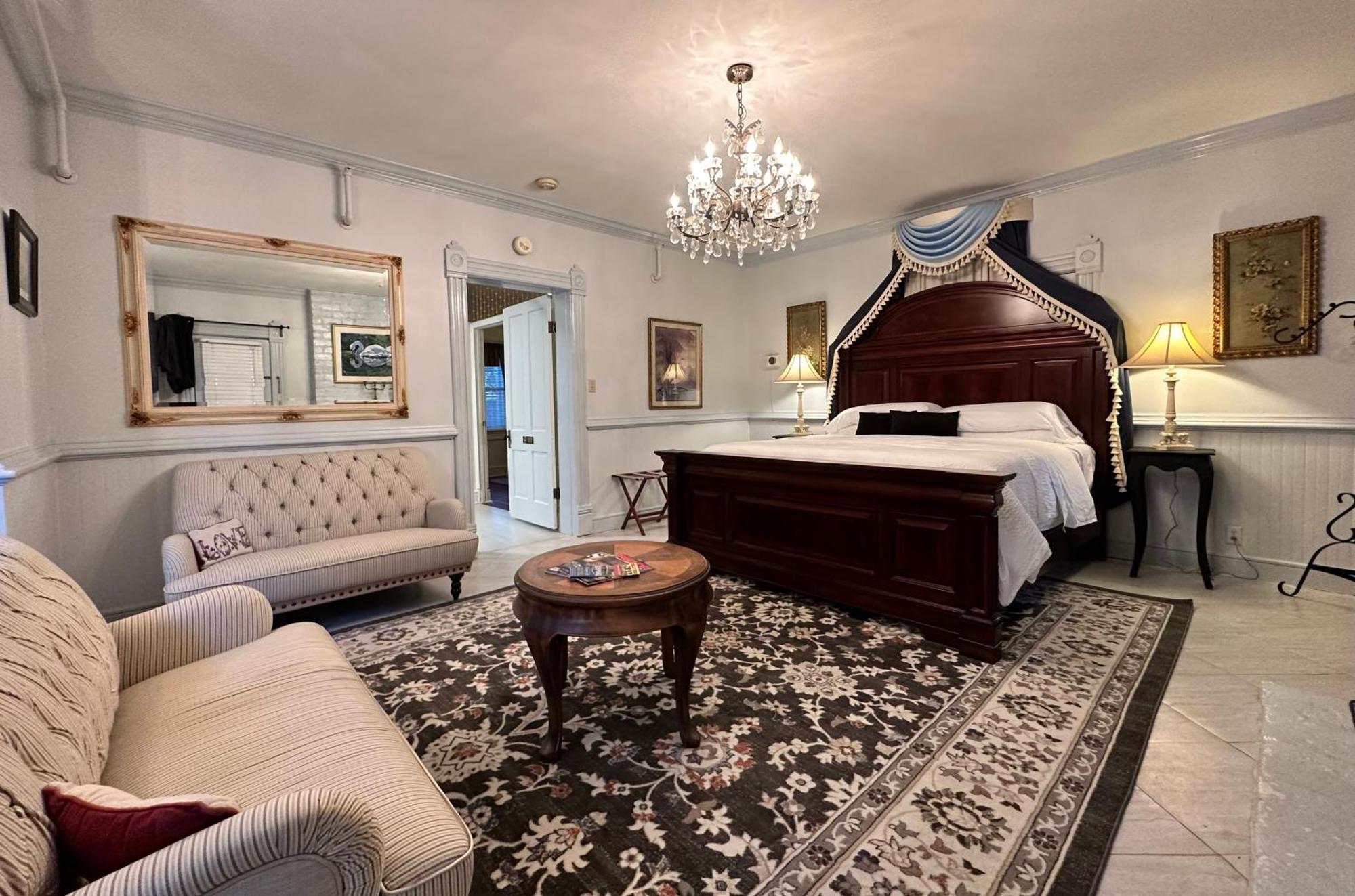 Superior King Suite,1545252658:JPEG