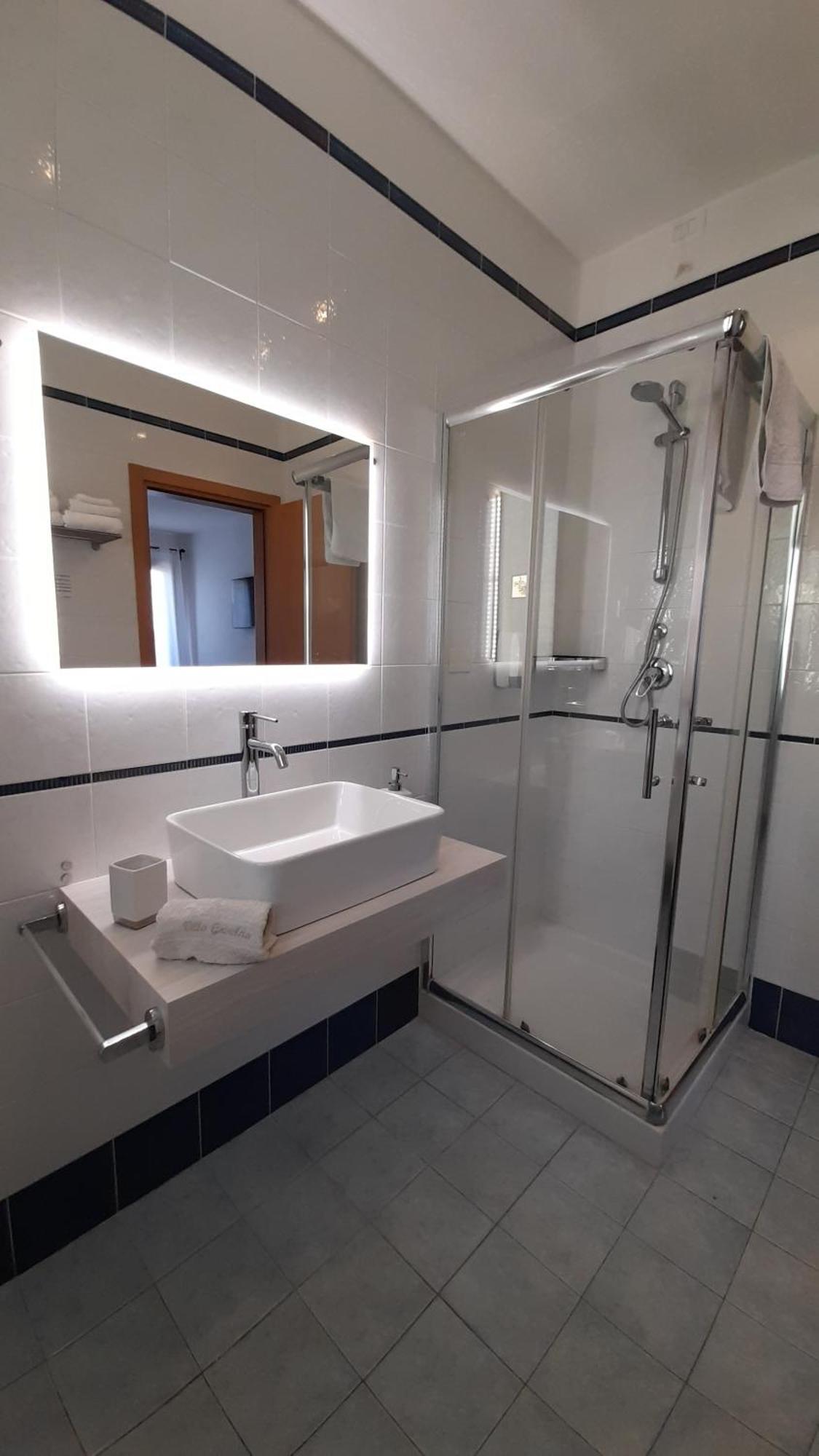 Chambre Double Deluxe avec Douche