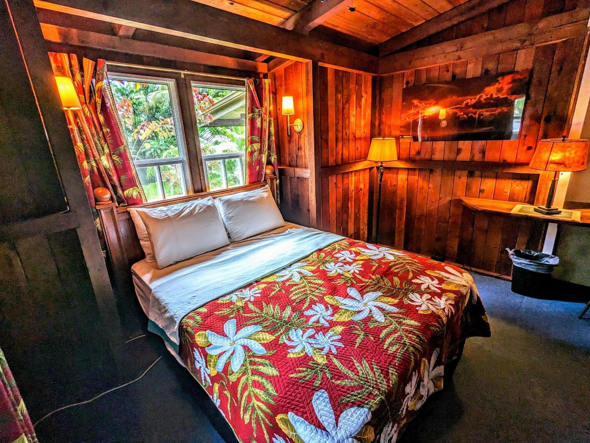 Queen Room with Shared Bathroom