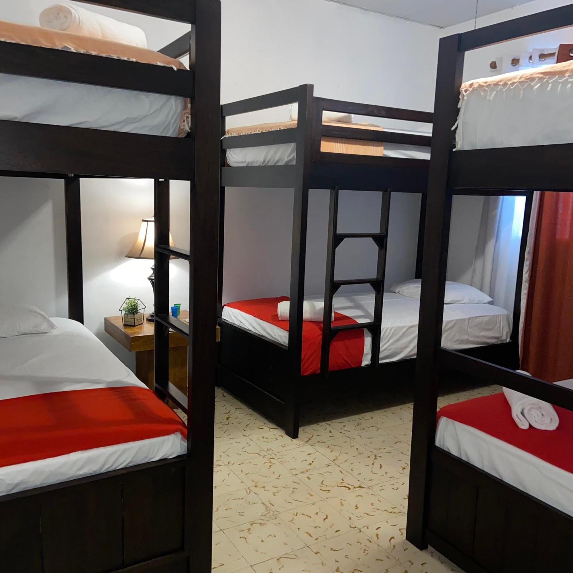Cama en habitación compartida mixta de 6 camas