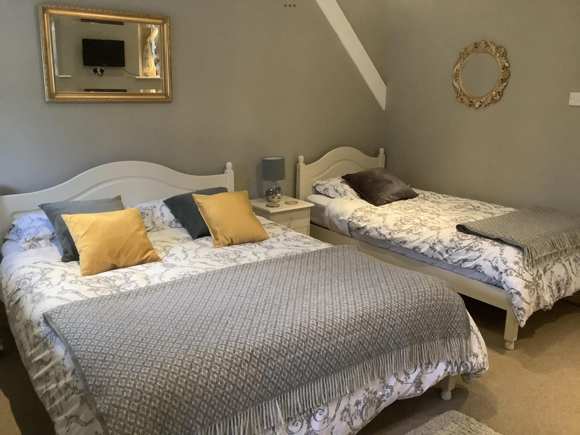 Double or Twin Room with Bathroom